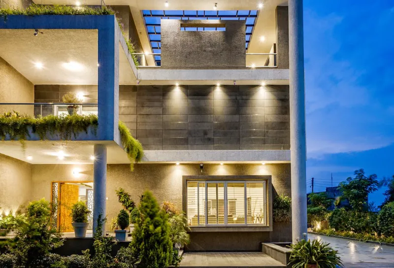 Hambarde Residence