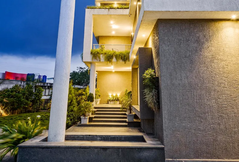 Hambarde Residence
